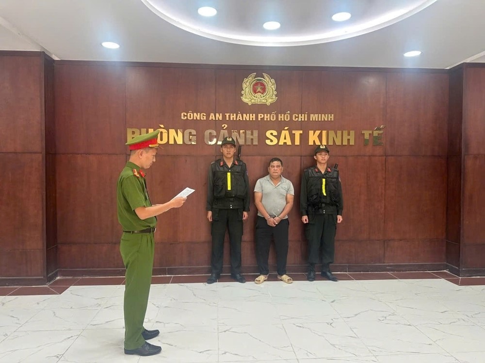 Bắt tạm giam ông chủ SN 1979, thu giữ 1.500kg hóa chất, 3 tấn thịt ốc bươu