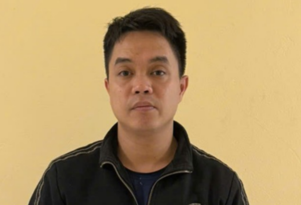 Thu giữ toàn bộ 2.392 chai tương ớt, khởi tố Giám đốc Nguyễn Minh Quang sinh năm 1992