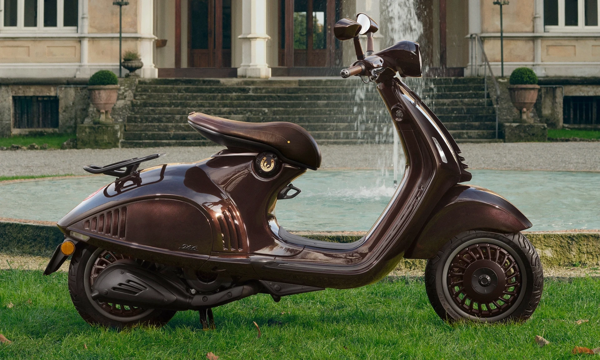 vespa-946-horse-2026-2-1898-17-8847-4494-1769569568.webp