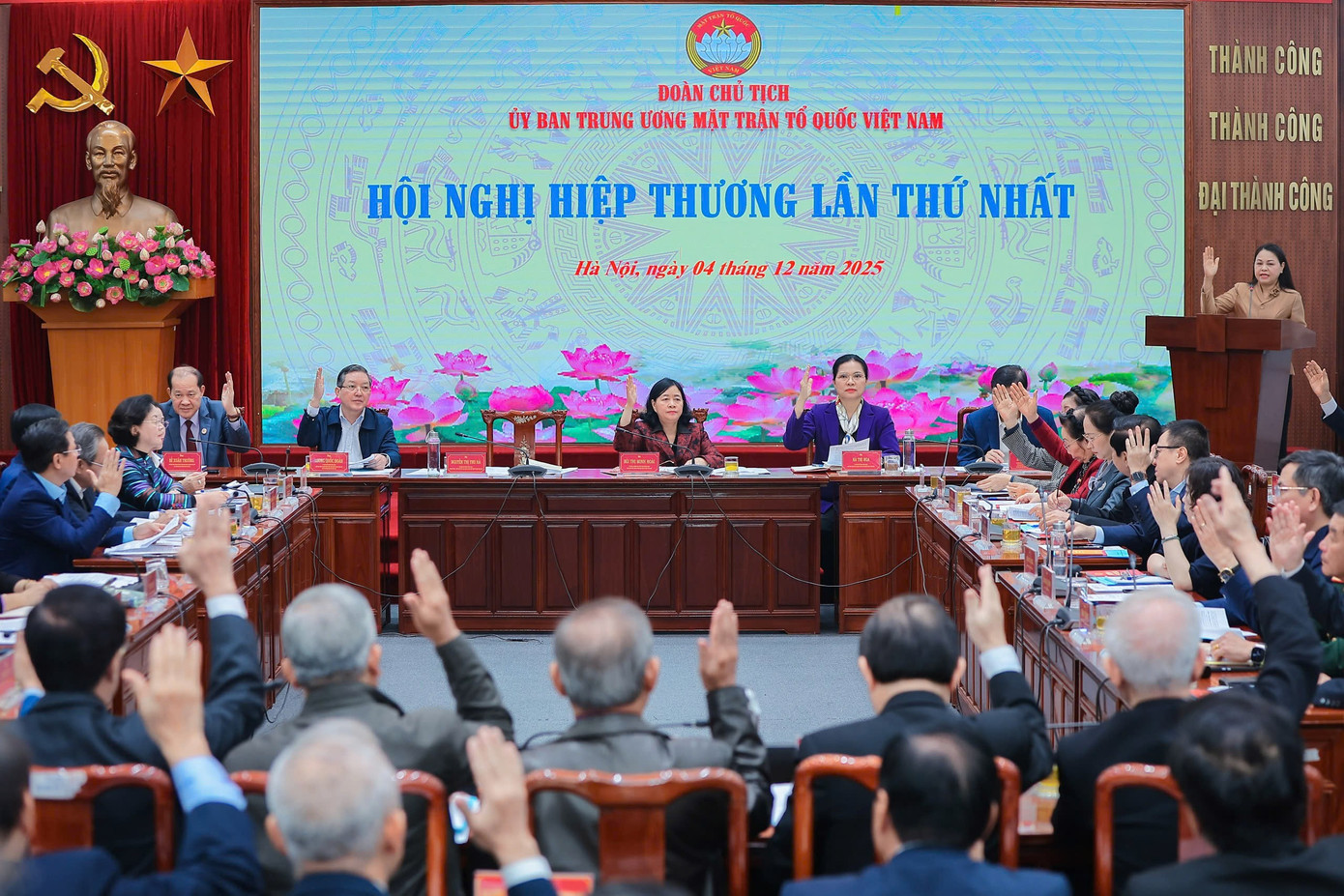Đoàn Chủ tịch Ủy ban Trung ương MTTQ Việt Nam tổ chức hội nghị hiệp thương lần thứ nhất để thoả thuận về cơ cấu, thành phần, số lượng người của cơ quan, tổ chức, đơn vị ở trung ương được giới thiệu ứng cử đại biểu Quốc hội khóa XVI, ngày 4/12/2025. Ảnh: PV. tienphong-301mttq.jpg