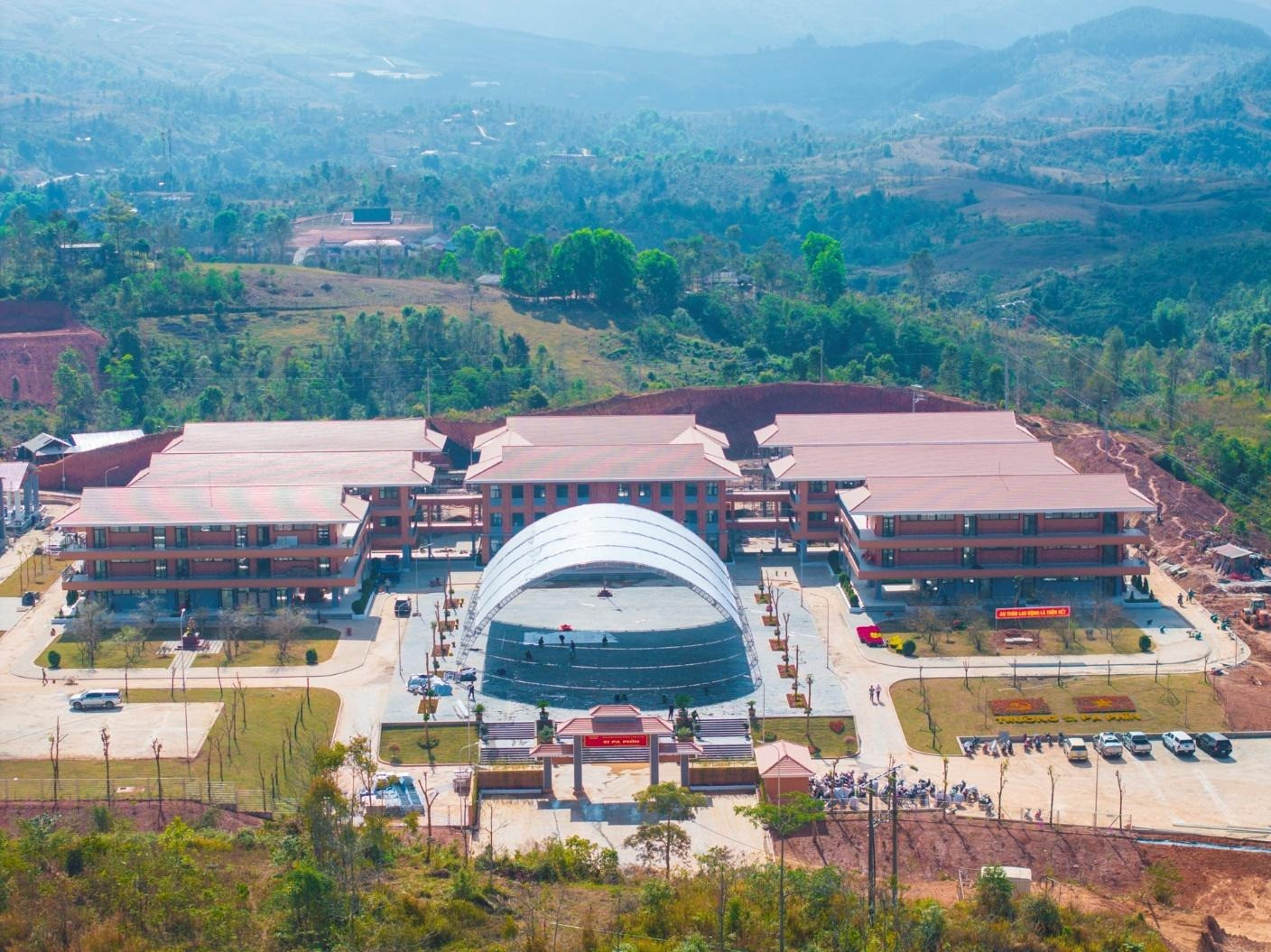 Ngày mai, chính thức khánh thành trường liên cấp trăm tỷ hiện nhất vùng biên phía Bắc- Ảnh 3.