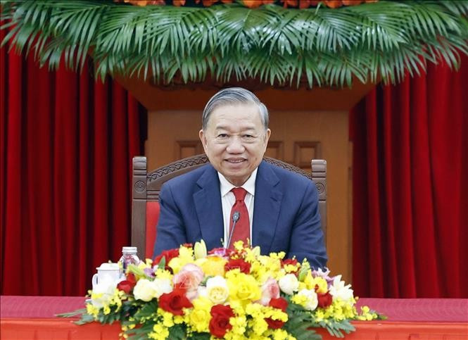 Tổng Bí thư Tô Lâm tại cuộc điện đàm với Tổng Thư ký Đảng Hành động nhân dân (PAP), Thủ tướng Singapore Lawrence Wong. Ảnh: VGP avatar1769773503240-1769773504088921252678.jpg