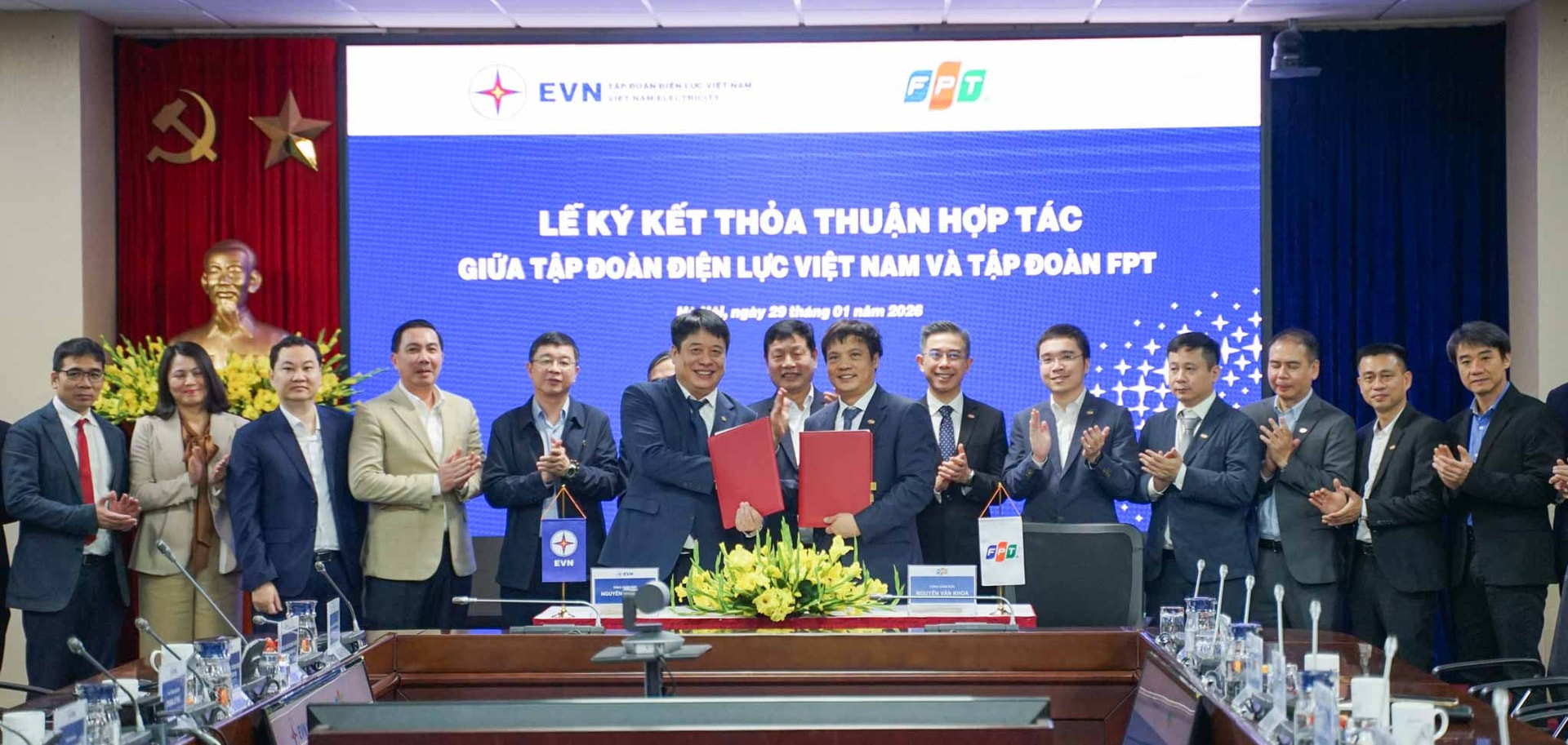 FPT hợp lực với EVN, Chủ tịch Trương Gia Bình khẳng định 'cú bắt tay' không chỉ vì mục tiêu kinh doanh