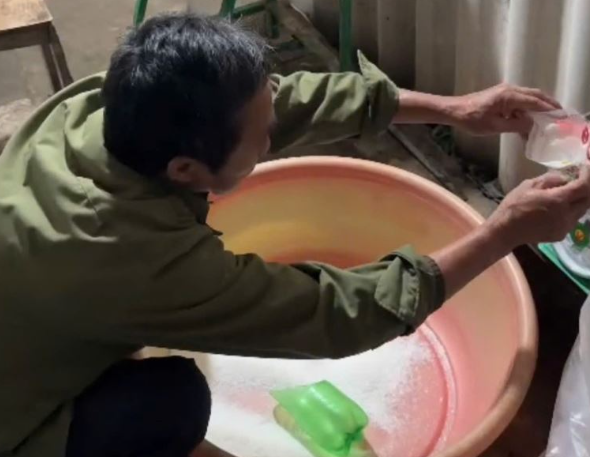 Bên trong cơ sở sản xuất hơn 1,1 tấn mì chính giả vừa bị triệt phá ở Hưng Yên: Bất ngờ lời khai 'ông chủ'