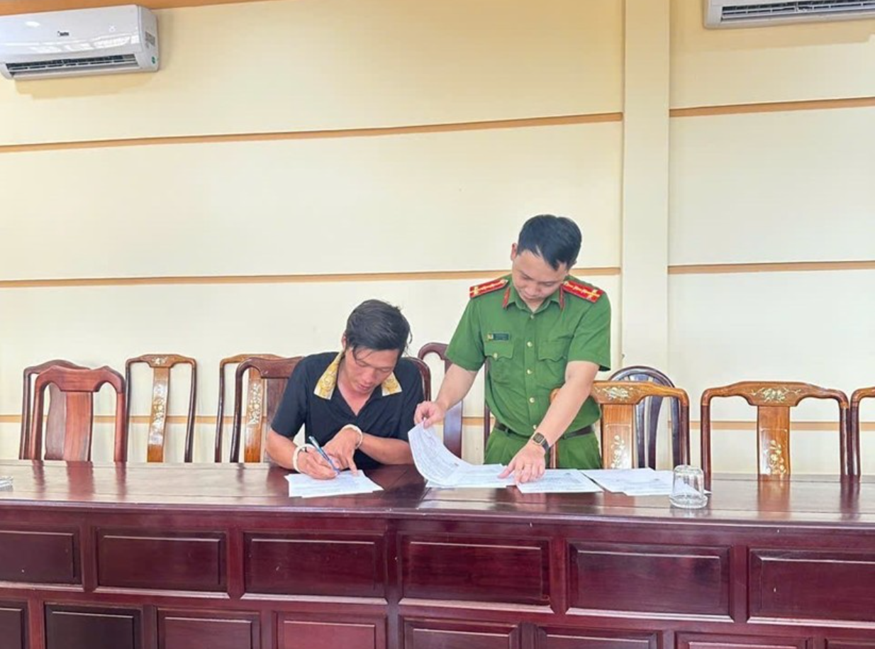 Khởi tố, cấm Huỳnh Thị Thanh Tú SN 2002 đi khỏi nơi cư trú