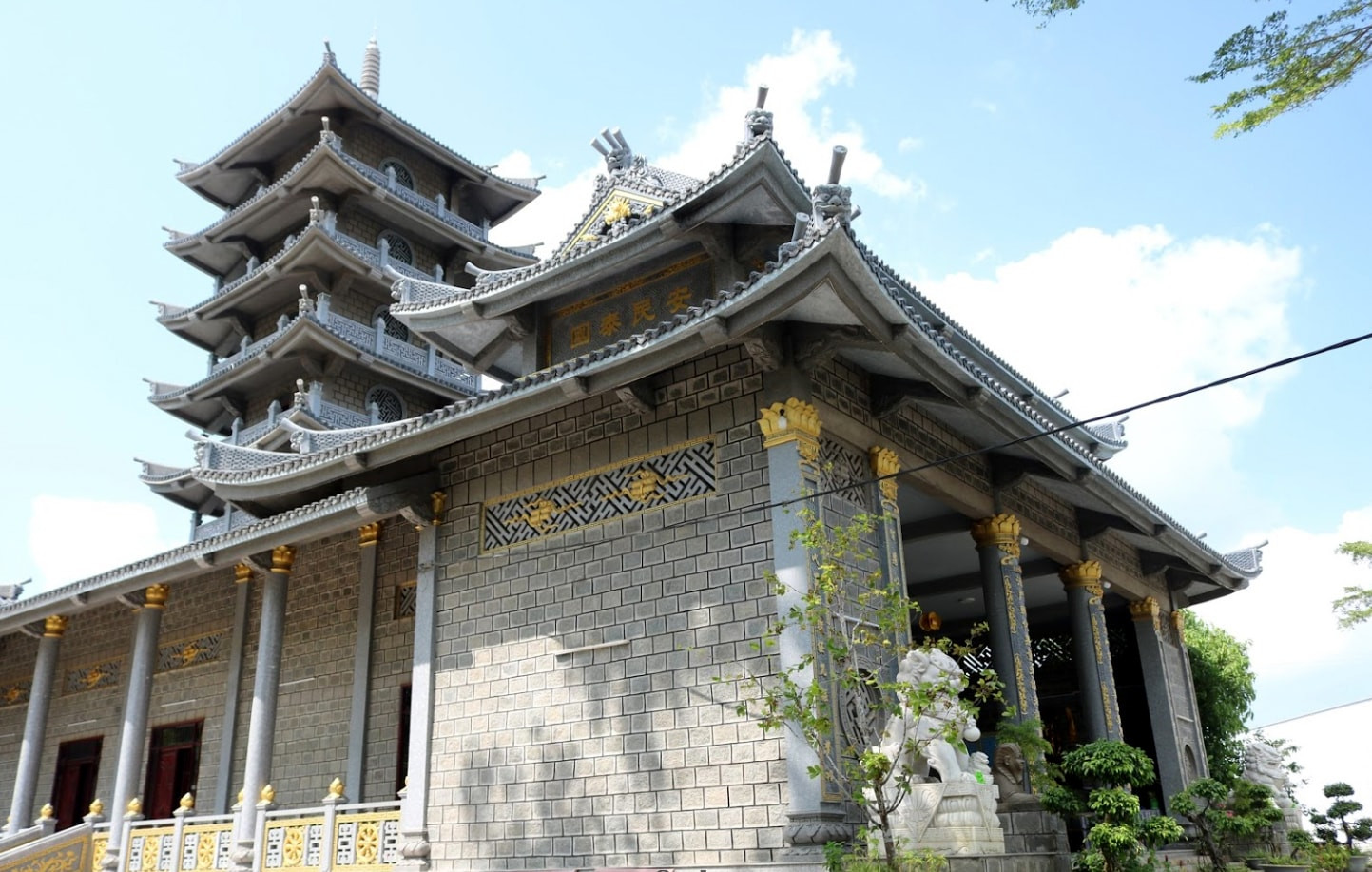 chuavinhhung1.jpg