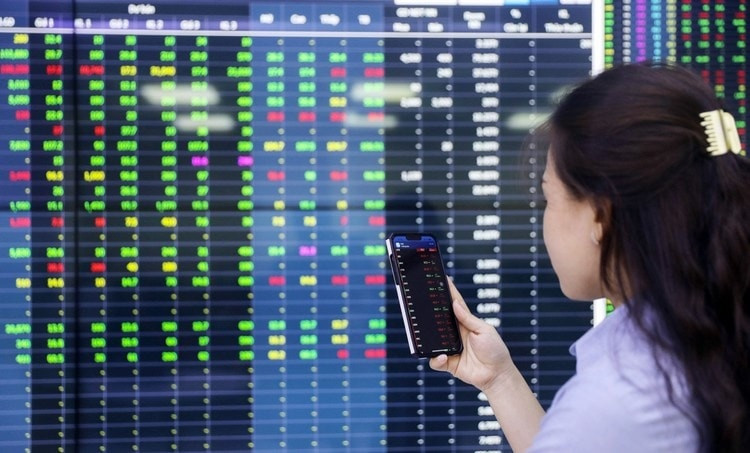 Nhận định thị trường 2/2: VN-Index thử thách vùng 1.850–1.860 điểm