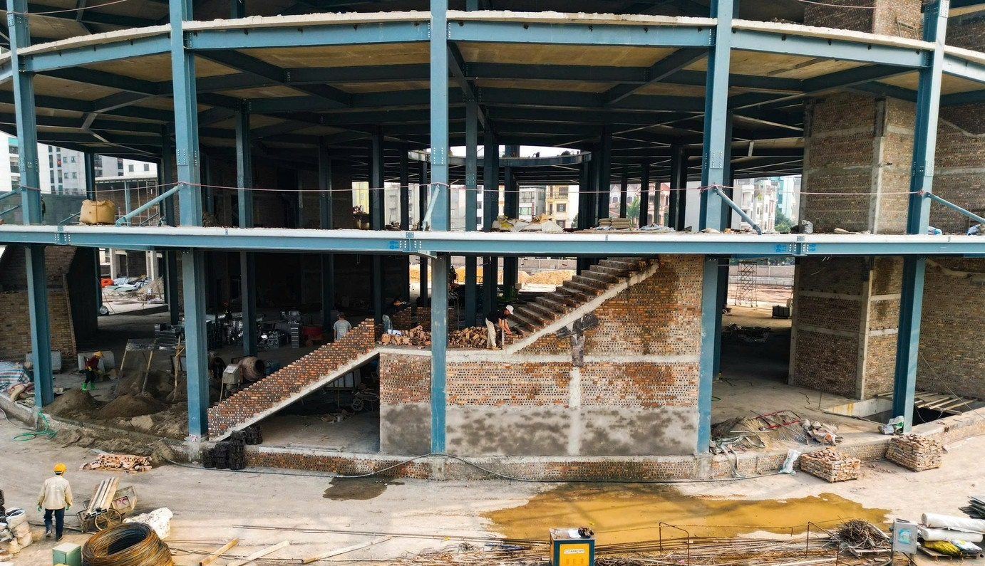 Bến xe khách thứ 7 hiện đại nhất Hà Nội lộ rõ hình hài, chính thức hoàn thiện sau ít tháng nữa- Ảnh 3. Bến xe khách thứ 7 hiện đại nhất Hà Nội lộ rõ hình hài, chính thức hoàn thiện sau ít tháng nữa- Ảnh 3.