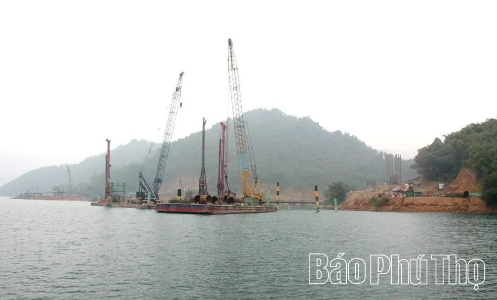 3 năm nữa, Việt Nam sẽ hoàn thành cây cầu dây văng dài nhất cả nước, nằm trên tuyến cao tốc 10.000 tỷ ở khu vực Tây Bắc- Ảnh 2.