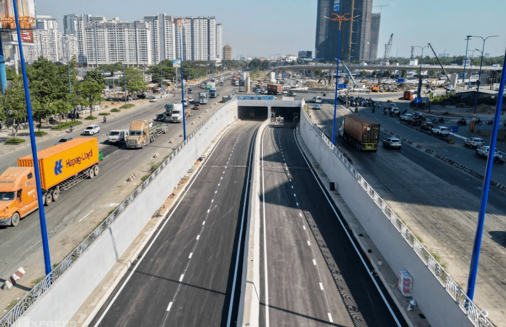 Hôm nay, chính thức thông xe hầm chui tại nút giao nghìn tỷ lớn nhất thành phố giàu nhất Việt Nam- Ảnh 1. Hôm nay, chính thức thông xe hầm chui tại nút giao nghìn tỷ lớn nhất thành phố giàu nhất Việt Nam- Ảnh 1.