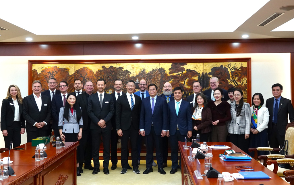 Nhóm doanh nghiệp quản lý hơn 10.000 tỷ USD tài sản muốn kết nối trực tiếp dòng vốn dài hạn vào Việt Nam