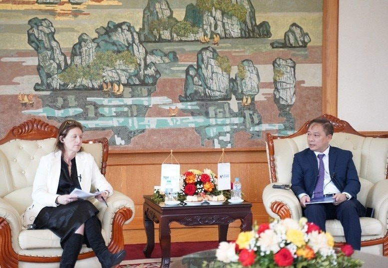 FTSE Russell làm việc với VNX, thúc đẩy lộ trình nâng hạng thị trường chứng khoán Việt Nam