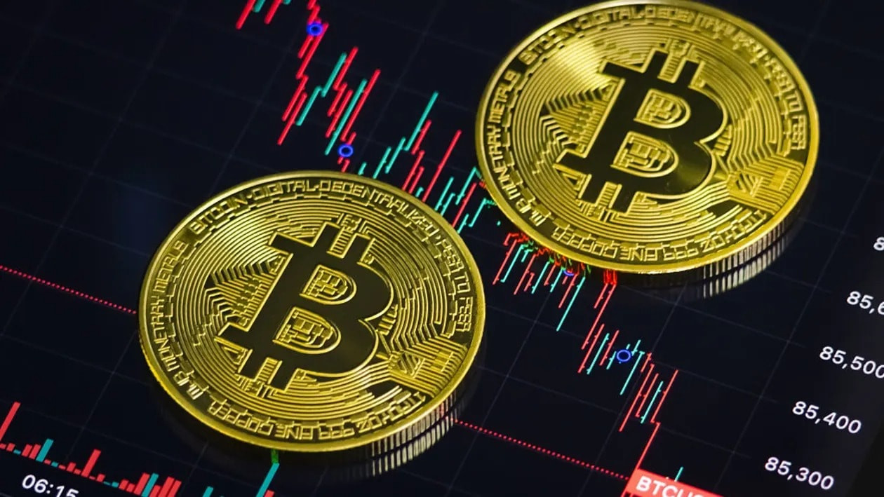Bitcoin xuyên thủng mốc 70.000 USD, dòng tiền lớn đảo chiều