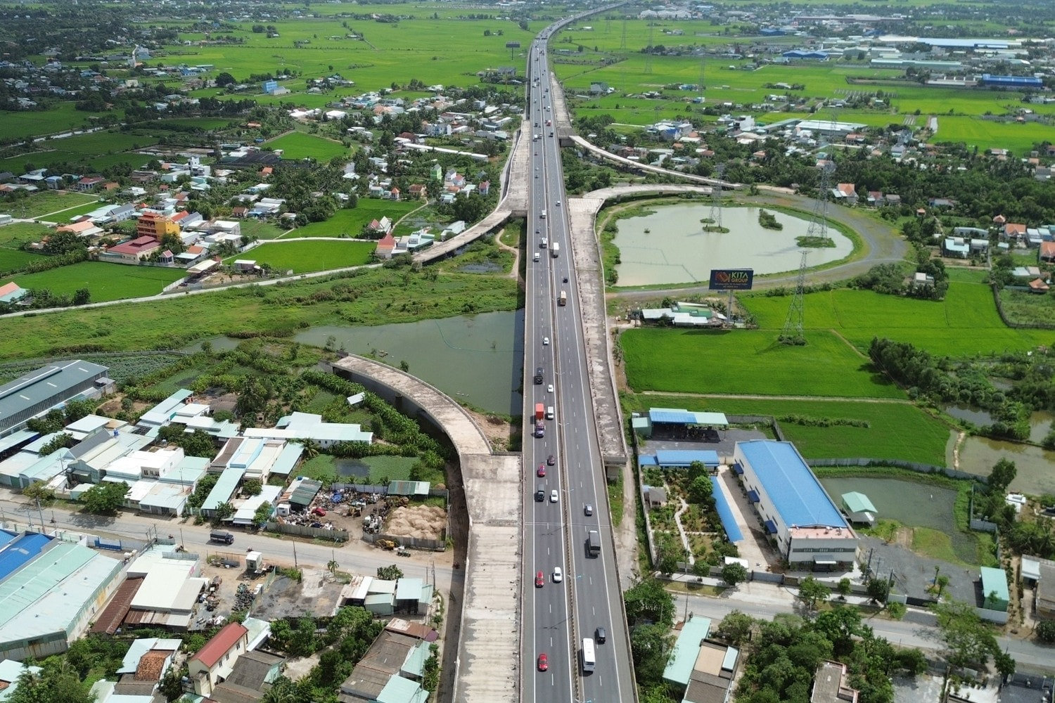 Tỉnh biên giới giáp Campuchia sắp là tuyến đường gần 10.000 tỷ đồng, khơi thông kết nối trung tâm Đông Nam Bộ- Ảnh 2. Tỉnh biên giới giáp Campuchia sắp là tuyến đường gần 10.000 tỷ đồng, khơi thông kết nối trung tâm Đông Nam Bộ- Ảnh 2.