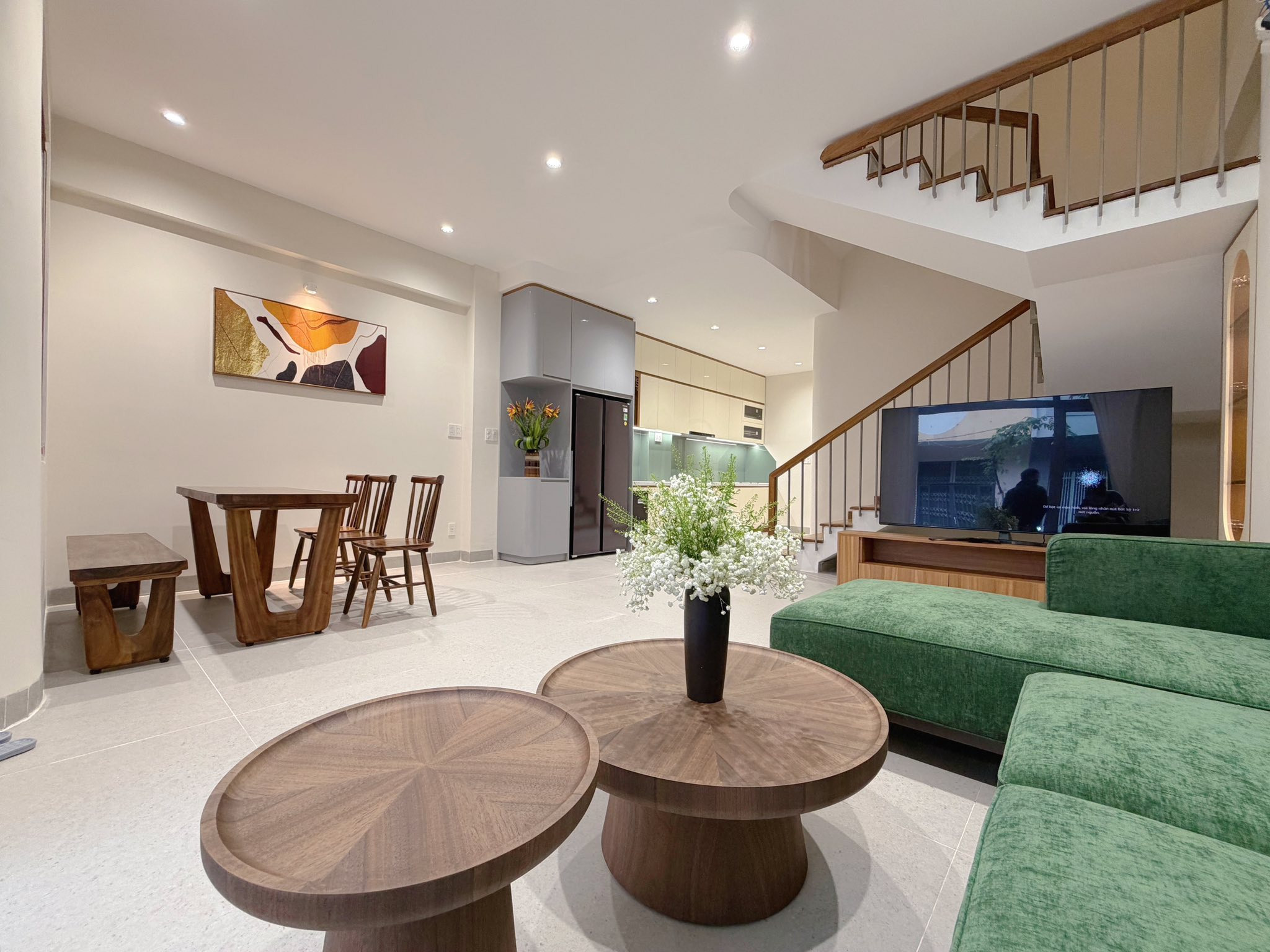 Sống trọn trong căn nhà tối giản hơn 180m2 giữa lòng phố, chi phí chỉ mất hơn 1,7 tỷ đồng- Ảnh 3. Sống trọn trong căn nhà tối giản hơn 180m2 giữa lòng phố, chi phí chỉ mất hơn 1,7 tỷ đồng- Ảnh 3.