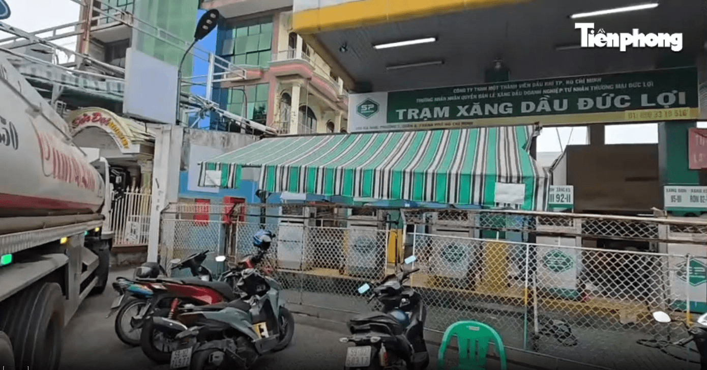 Trạm xăng dầu Đức Lợi (số 195 Dạ Nam, phường Chánh Hưng, TPHCM) nơi bị phát hiện pha xăng giả. xang.png