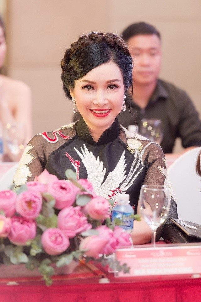 cham-thi-ban-giam-khao.-hh-bich-phuong-.jpg