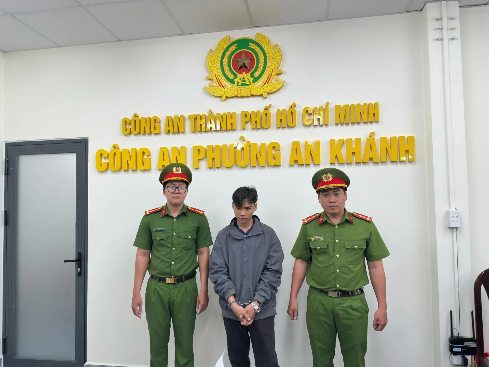 Bắt ông chủ Tigit Motorbikes sinh năm 1997 Bắt ông chủ Tigit Motorbikes sinh năm 1997