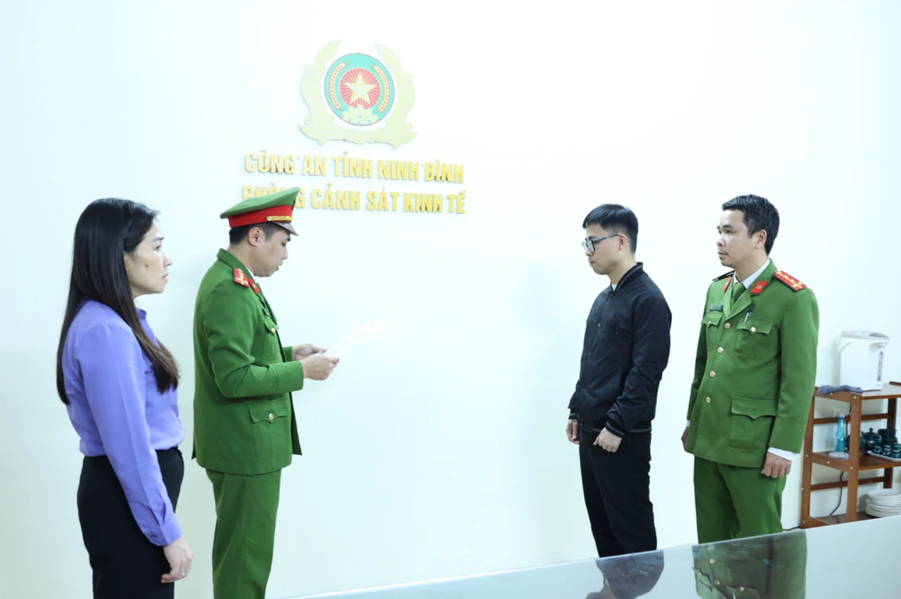 Khởi tố, bắt tạm giam chủ tiệm vàng SN 1986 Khởi tố, bắt tạm giam chủ tiệm vàng SN 1986