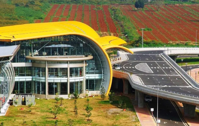 Dự kiến 1 tháng nữa, sân bay quốc tế thuộc tỉnh rộng nhất Việt Nam sẽ đóng cửa- Ảnh 1.