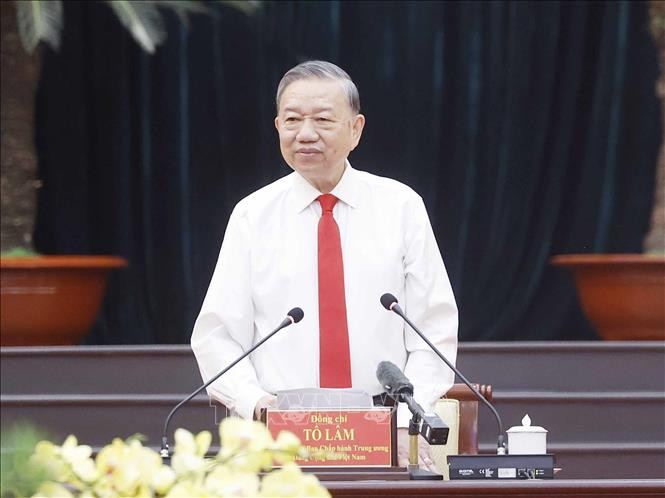 Tổng Bí thư: Thành phố Hồ Chí Minh cần tiếp tục vai trò dẫn dắt tăng trưởng, đổi mới và hội nhập- Ảnh 5. Tổng Bí thư: Thành phố Hồ Chí Minh cần tiếp tục vai trò dẫn dắt tăng trưởng, đổi mới và hội nhập- Ảnh 5.