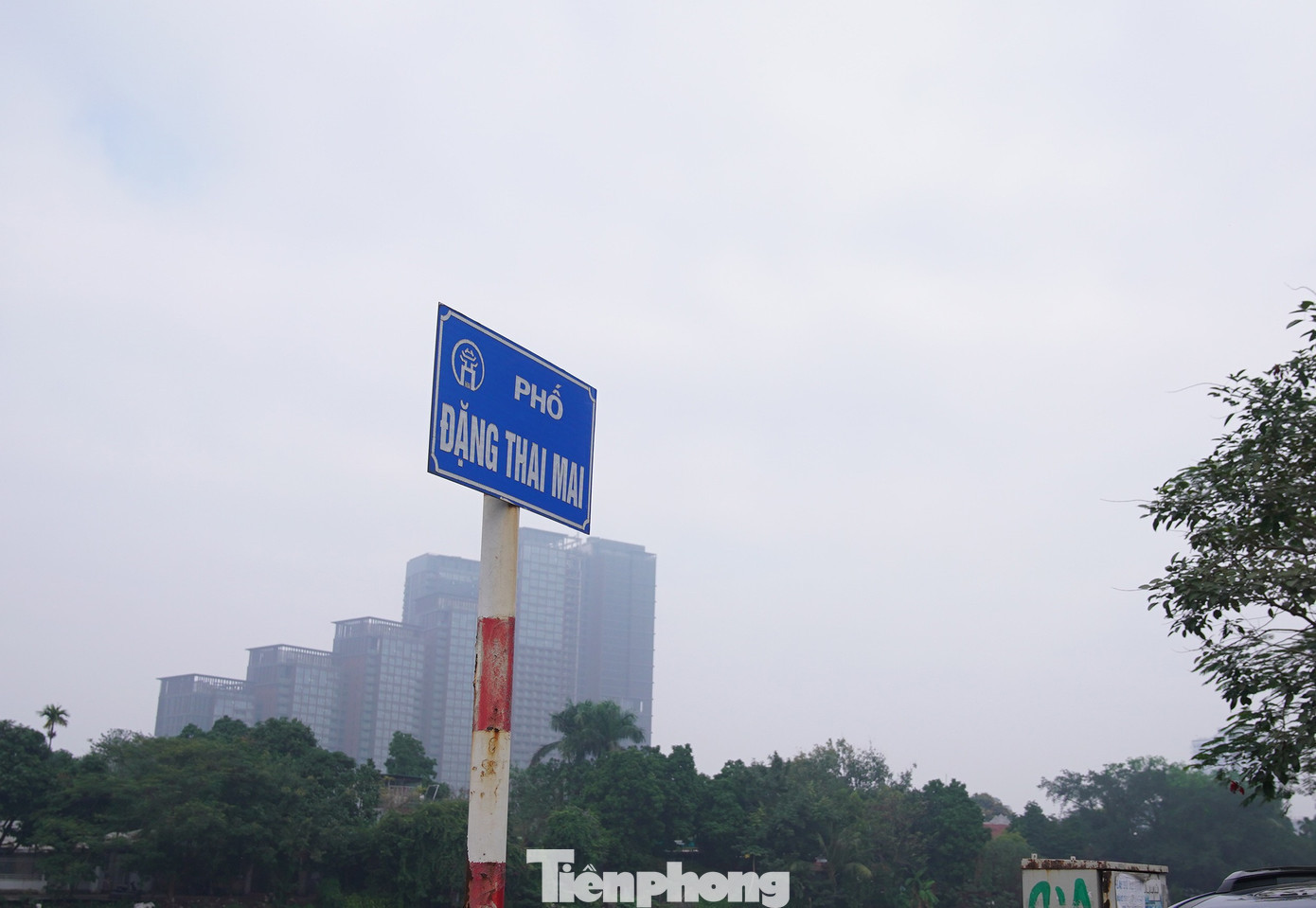 Bãi trông giữ xe miễn phí có diện tích rộng hơn nhiều so với bãi xe cũ cạnh Phủ Tây Hồ. tp-tm09577.jpg