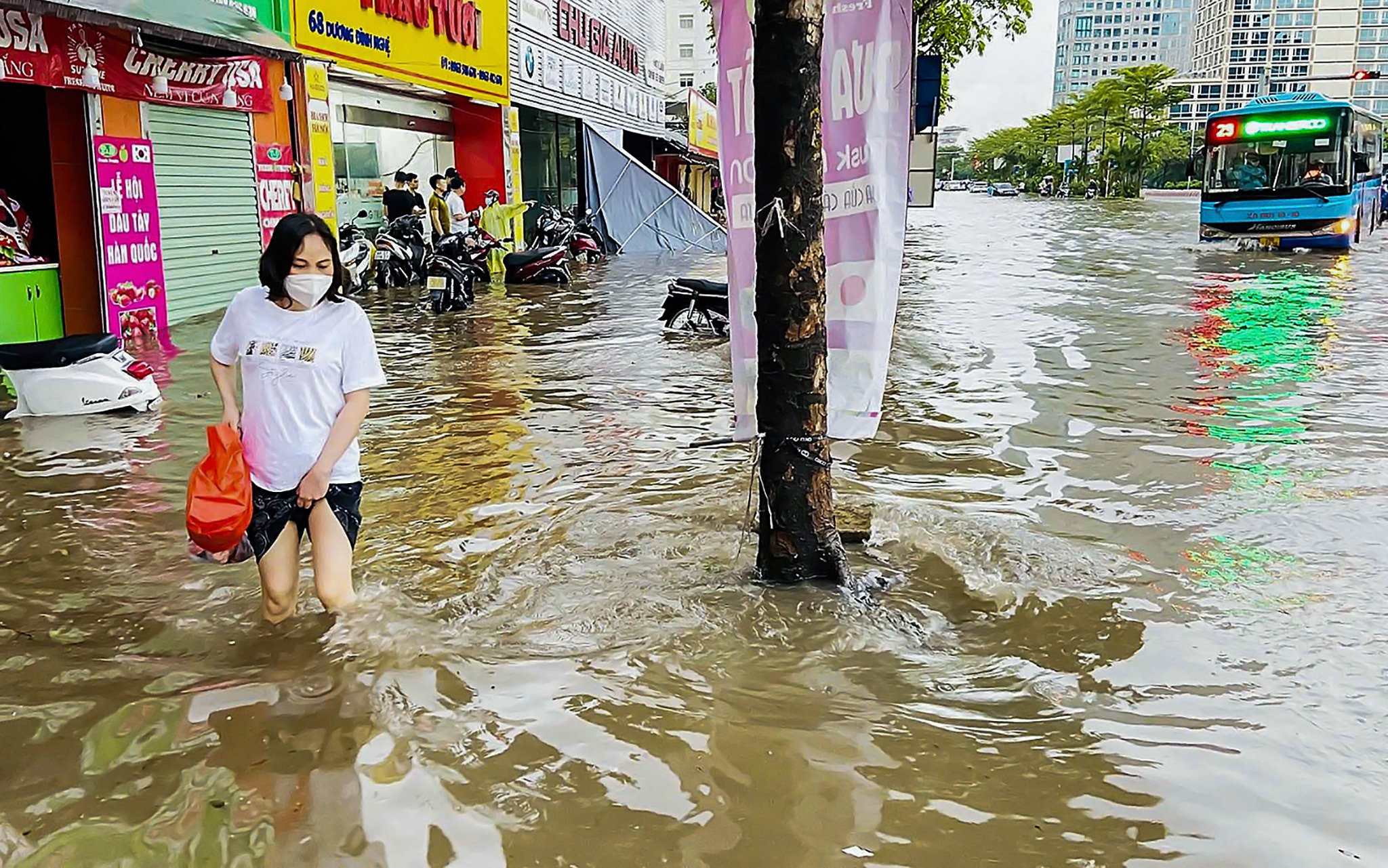Thủ đô làm công trình chống ngập khẩn cấp, sẵn sàng ứng phó với mùa mưa bão 2026- Ảnh 1. Thủ đô làm công trình chống ngập khẩn cấp, sẵn sàng ứng phó với mùa mưa bão 2026- Ảnh 1.