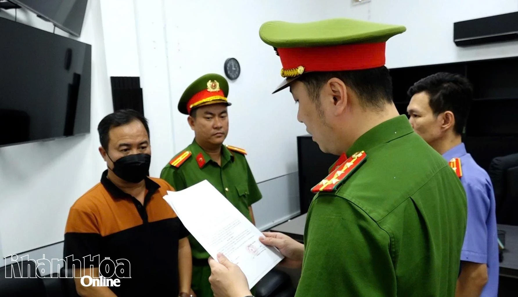 Khám xét nơi làm việc, khởi tố Giám đốc Thiên Trường