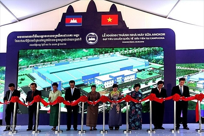 Lễ khánh thành nhà máy sữa Angkor Milk năm 2016