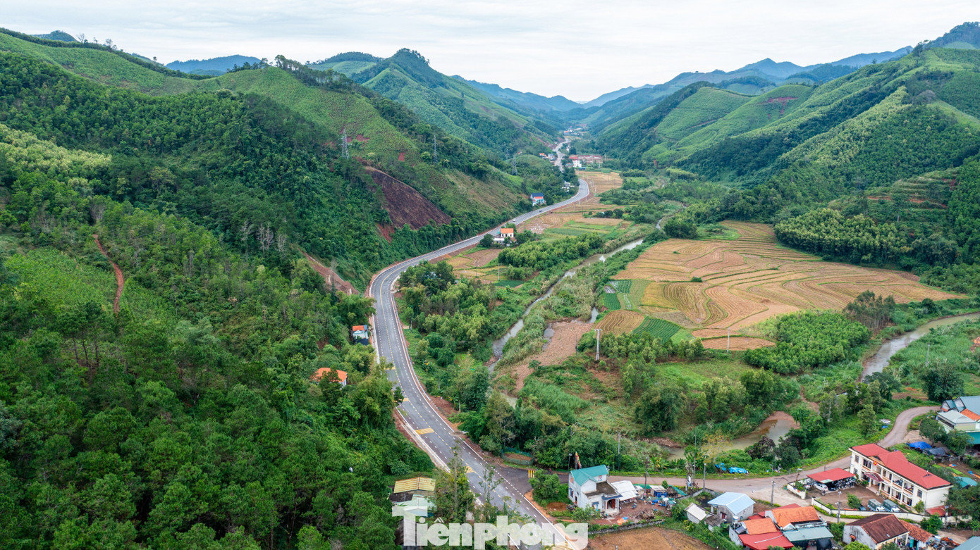 Dự án Nâng cấp đoạn Km18 - Km80, Quốc lộ 4B đi qua địa bàn tỉnh Lạng Sơn là công trình giao thông trọng điểm, có ý nghĩa chiến lược trong việc kết nối trung tâm tỉnh Lạng Sơn với các địa phương phía Đông của tỉnh, liên thông với tỉnh Quảng Ninh và khu vực Đông Bắc. tp-quocnam-dji-0138.jpg