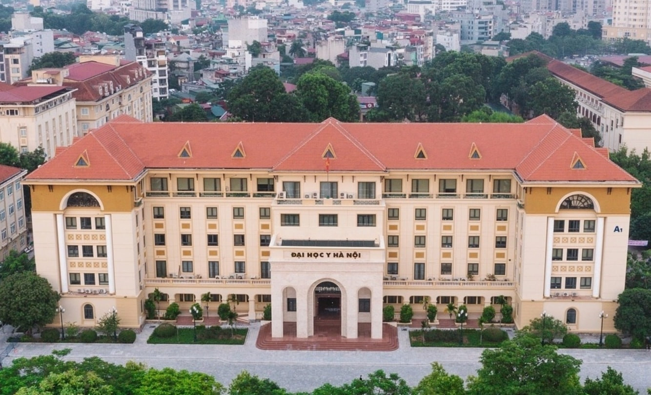 Trường ĐH Y Hà Nội ra thông báo mới, sĩ tử đang học khối C00 bị ảnh hưởng lớn nhất, hàng loạt tổ hợp lần đầu có trong kì tuyển sinh 2026