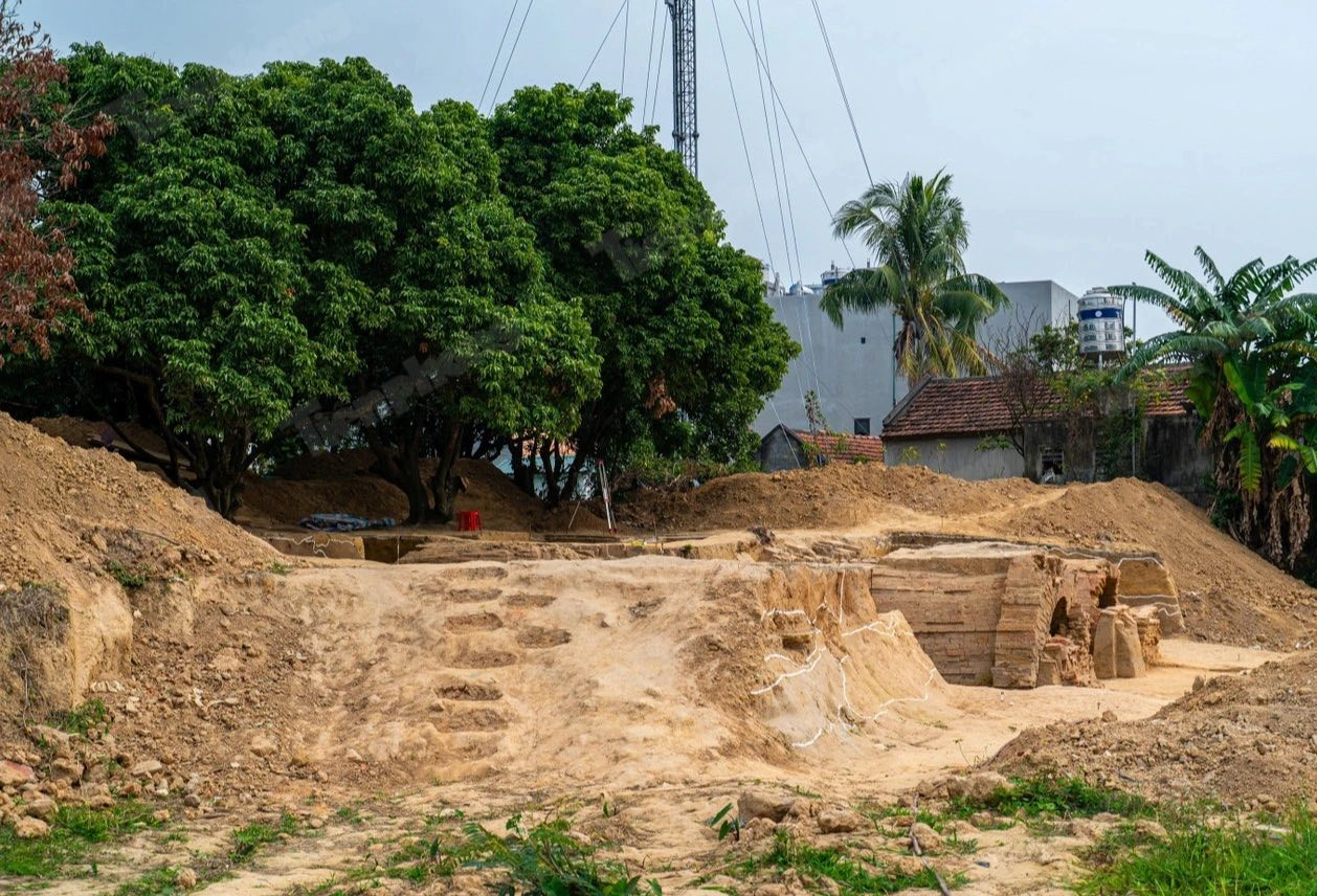Phát hiện khu mộ gạch cổ 2.000 tuổi ở Quảng Ninh: Quy mô 150m2, cấu trúc như một tổ hợp kiến trúc ngầm- Ảnh 6. Phát hiện khu mộ gạch cổ 2.000 tuổi ở Quảng Ninh: Quy mô 150m2, cấu trúc như một tổ hợp kiến trúc ngầm- Ảnh 6.