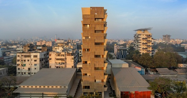 Tòa nhà 12 tầng giữa ‘chảo lửa’ châu Á: Thiết kế cong giúp chống nắng suốt 8 tháng/năm