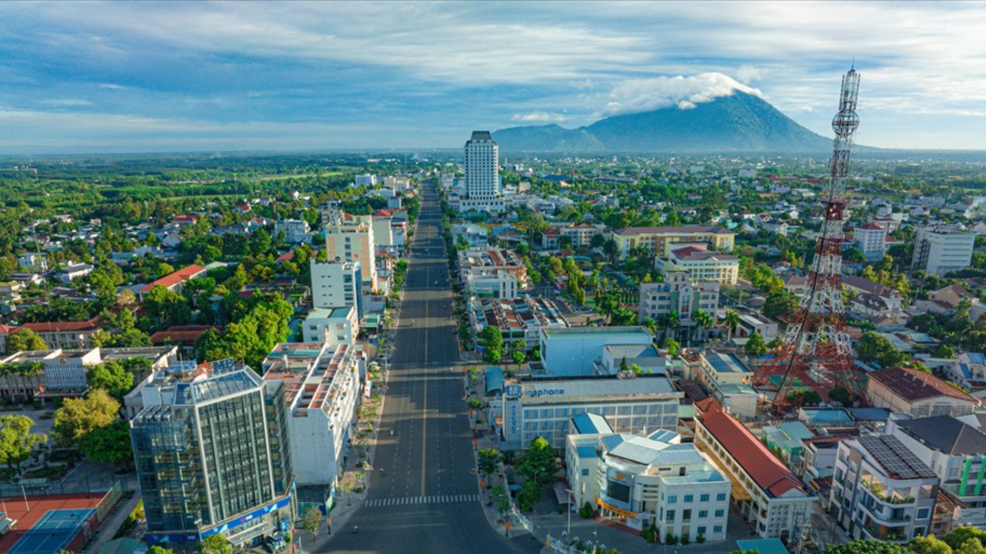 Tỉnh Tây Ninh sẽ phát triển 3 vùng kinh tế - xã hội, 3 trung tâm, 6 hành lang kinh tế, 3 trục động lực và 1 vành đai biên giới, tạo khung phát triển tổng thể cho giai đoạn mới. Ảnh minh họa Tỉnh Tây Ninh sẽ phát triển 3 vùng kinh tế - xã hội, 3 trung tâm, 6 hành lang kinh tế, 3 trục động lực và 1 vành đai biên giới, tạo khung phát triển tổng thể cho giai đoạn mới. Ảnh minh họa