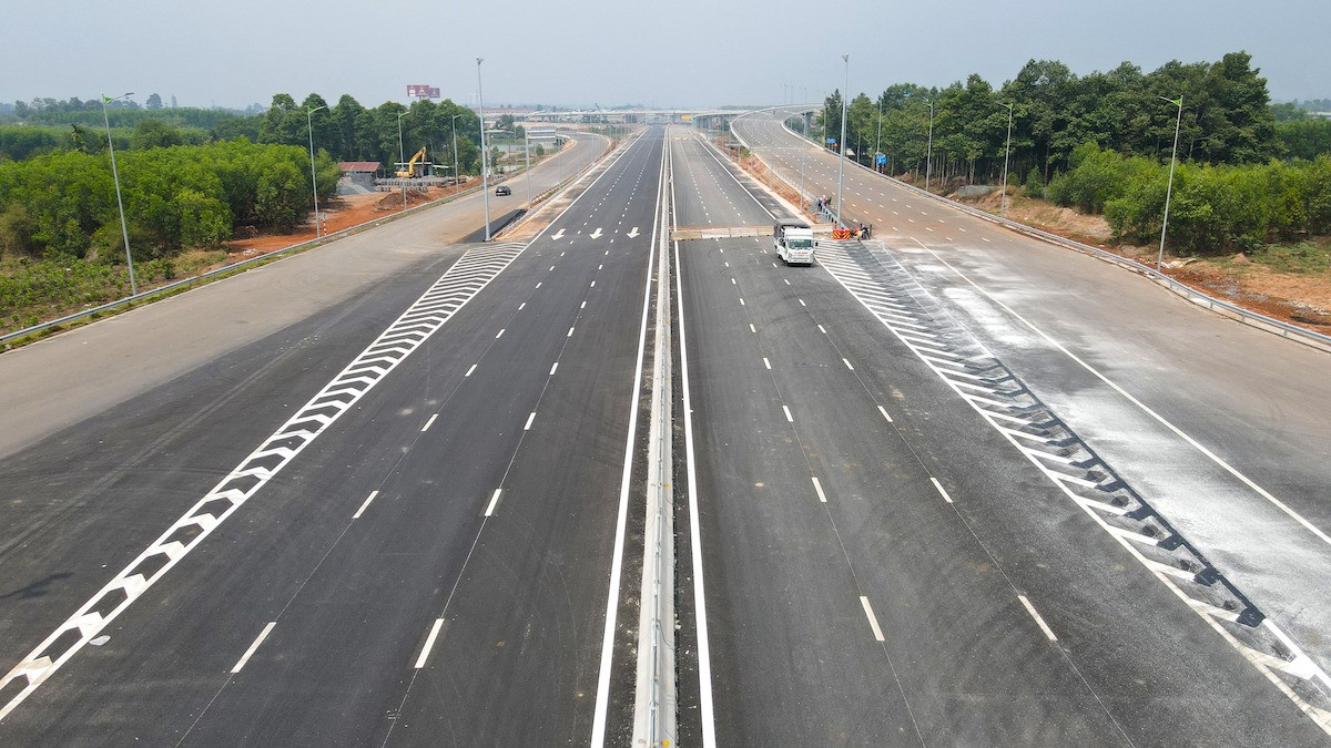 Cao tốc kết nối 2 tỉnh thành giàu nhất Việt Nam thi công xuyên Tết, tiến gần đến ngày thông xe- Ảnh 2. Cao tốc kết nối 2 tỉnh thành giàu nhất Việt Nam thi công xuyên Tết, tiến gần đến ngày thông xe- Ảnh 2.