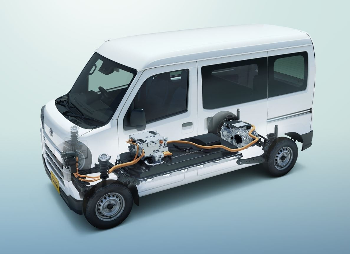 toyota-pixis-van-bev-04.jpg