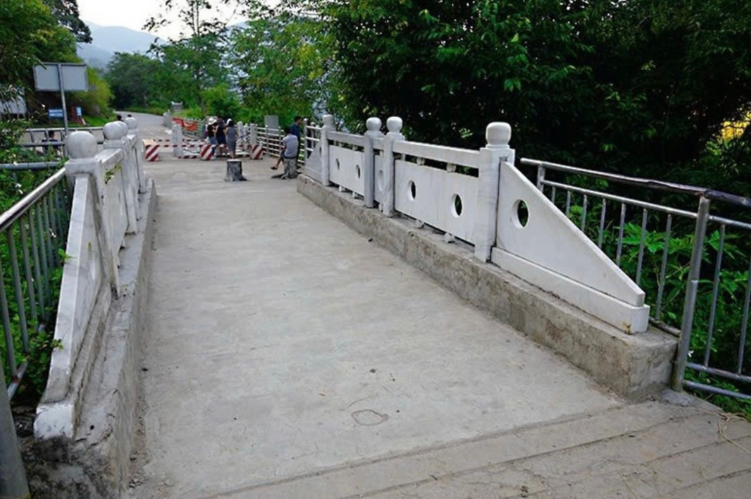 Cây cầu ngắn nhất Việt Nam, chỉ dài 1m nhưng kết nối trực tiếp 2 quốc gia- Ảnh 1. Cây cầu ngắn nhất Việt Nam, chỉ dài 1m nhưng kết nối trực tiếp 2 quốc gia- Ảnh 1.