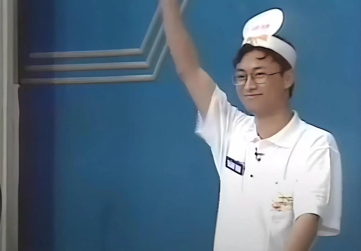 Giáo sư 8X gửi lời chúc năm mới trên trang Thông tin Chính phủ: Á quân đặc biệt nhất Olympia, từng được Bộ Ngoại giao gửi thư mừng