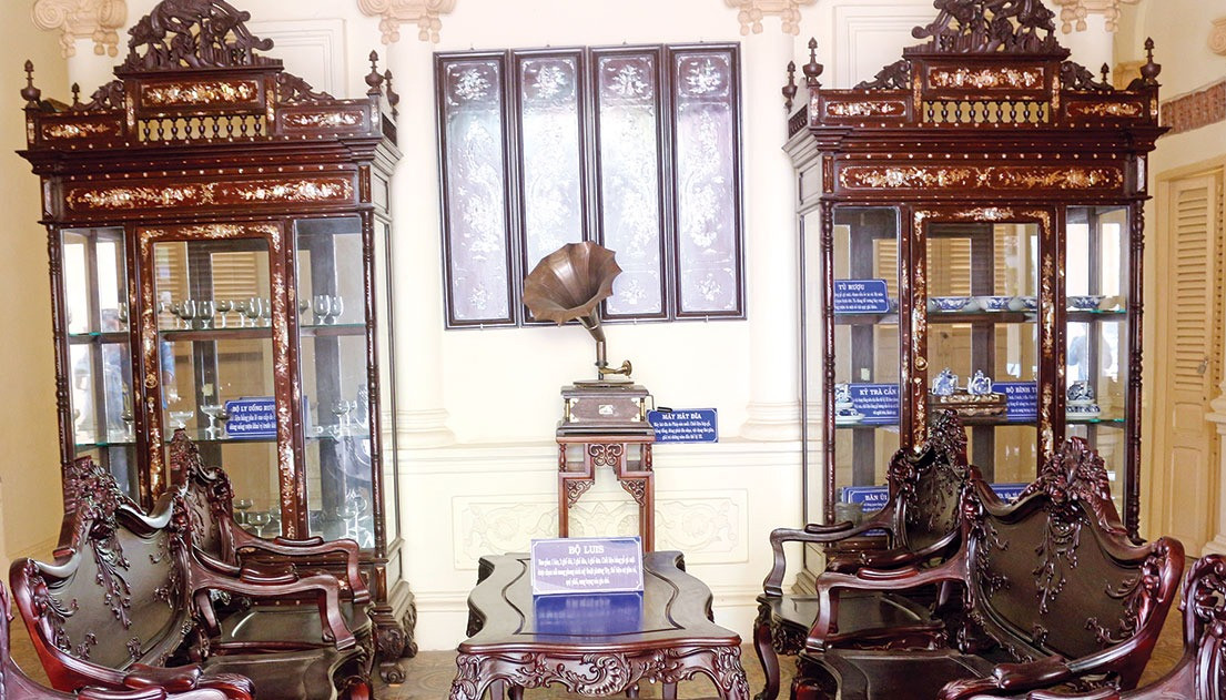 Dinh thự 8 mái đặc biệt của công tử ăn chơi khét tiếng miền Tây: Kiến trúc mang đậm dấu ấn châu Âu- Ảnh 4. Dinh thự 8 mái đặc biệt của công tử ăn chơi khét tiếng miền Tây: Kiến trúc mang đậm dấu ấn châu Âu- Ảnh 4.