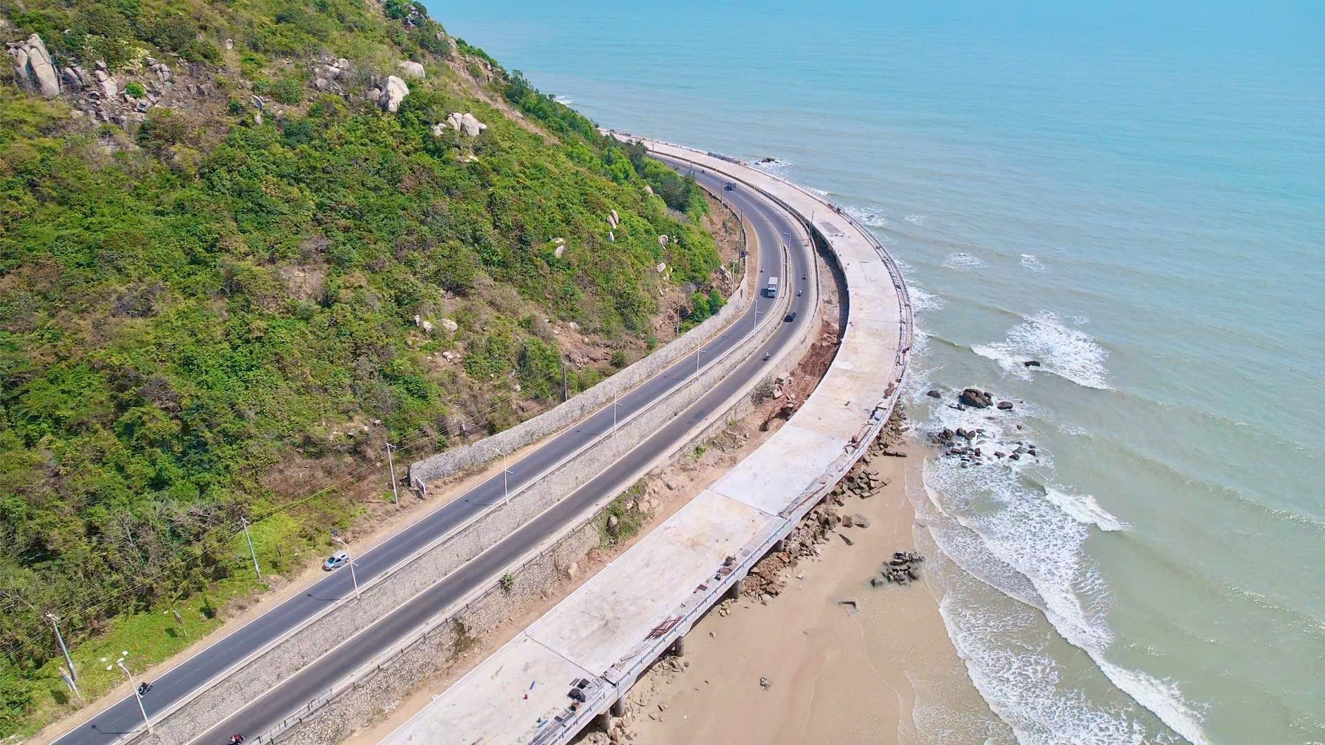 Tuyến đường ven biển đẹp nhất TP giàu có của cả nước: Quy mô 6 làn xe, là trục động lực chiến lược - Ảnh 2.