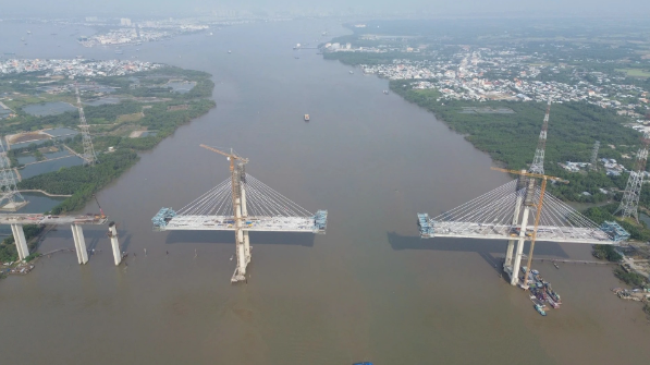 Chỉ vài tháng nữa, chính thức hợp long cây cầu dây văng nối thông miền Đông với miền Tây Việt Nam- Ảnh 2.