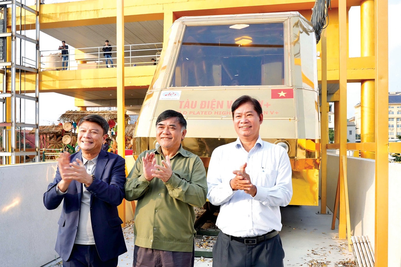 anh-tau-dien-vang-1.jpg