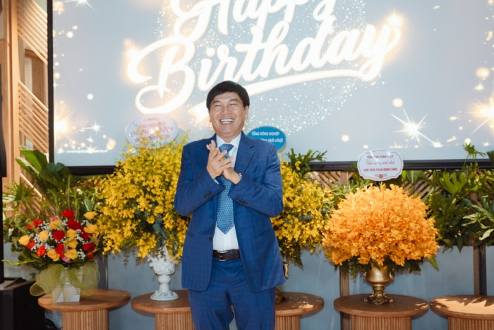 Ông Trần Đình Long xúc động trong sinh nhật 65 tuổi do Hoà Phát tổ chức, khẳng định nhân viên lo việc công ty còn hơn việc nhà