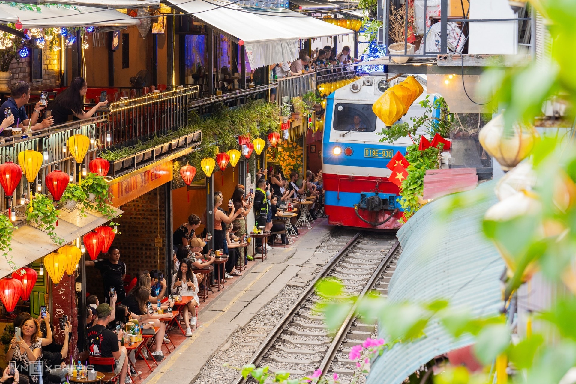 Tuyến đường sắt kết nối 2 ga tàu hỏa lâu đời của Thủ đô sắp có thay đổi lớn- Ảnh 1.