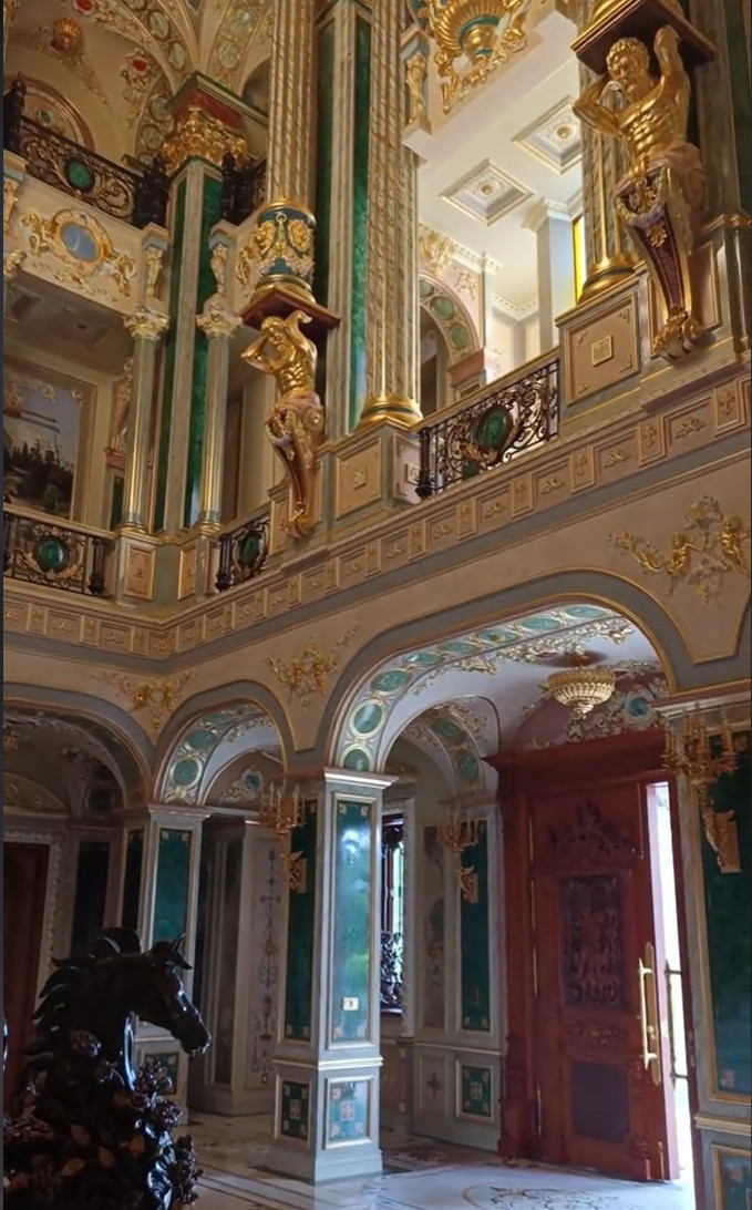 ‘Ông trùm’ thạch rau câu Long Hải sở hữu lâu đài dát vàng, giá trị trăm tỷ trên mảnh đất quê hương- Ảnh 3.