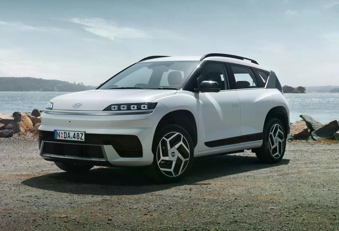 Không để chậm nhịp, Hyundai bán mẫu SUV điện thiết kế tương lai, giá hơn 1 tỷ xịn như Tesla Model Y: Nội thất khác biệt, chạy xa tới 562km/1 lần sạc