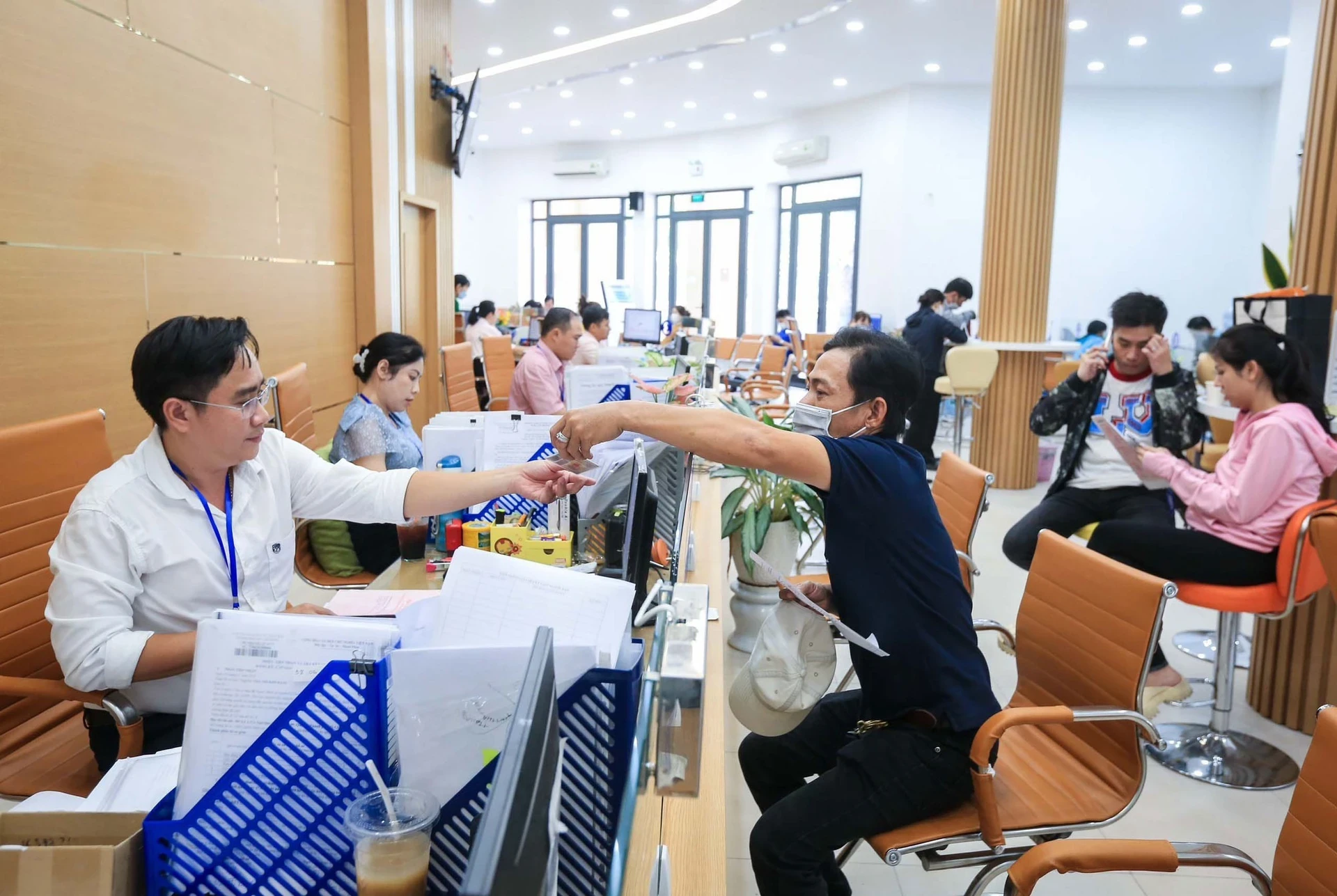 cán bộ công chức