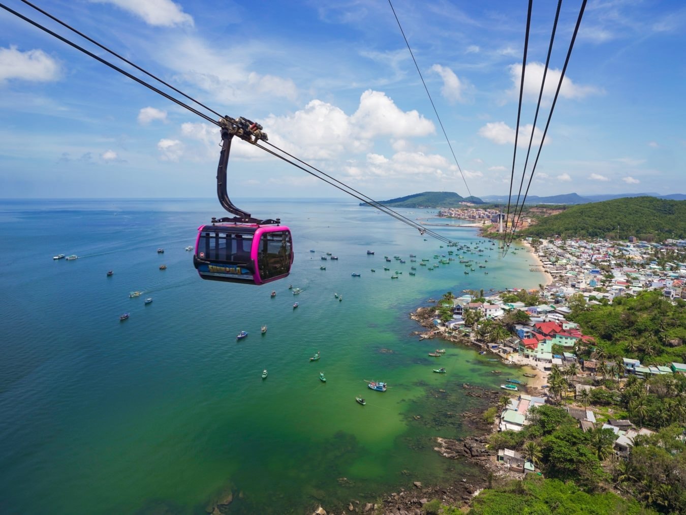 Việt Nam có tuyến cáp treo dài 8km lập kỷ lục thế giới, lọt top cung đường cáp treo có tầm nhìn đẹp nhất châu Á- Ảnh 2.