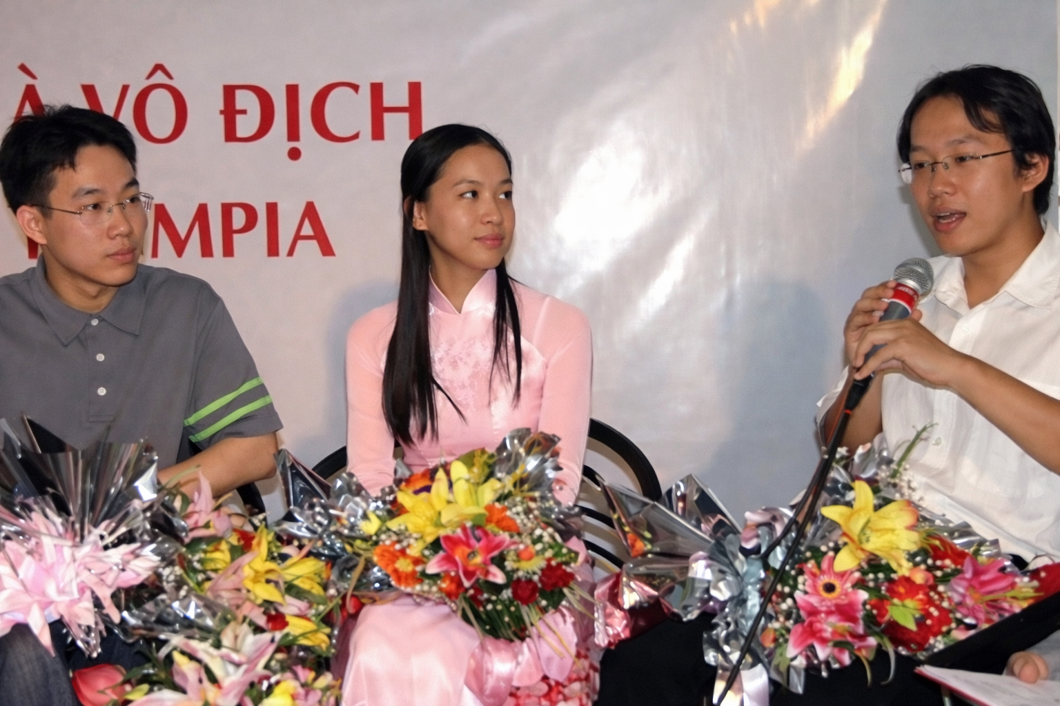 Cuộc sống hiện tại của Quán quân và Á quân Olympia mùa đầu tiên: Người là Tiến sĩ ngành Mạng thông tin, người là Giáo sư, cuộc sống ở trời Tây gây bất ngờ