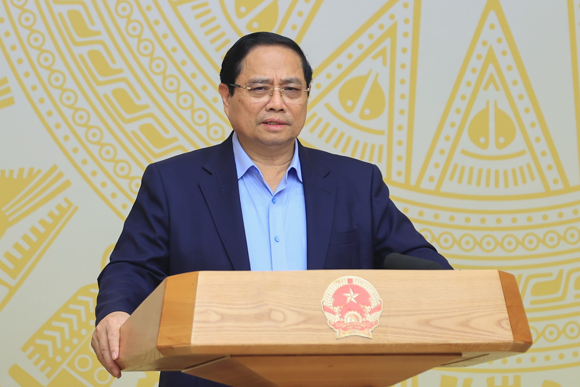 Thủ tướng: Xây dựng chính sách phát triển nhà ở cho người có thu nhập trung bình- Ảnh 2.